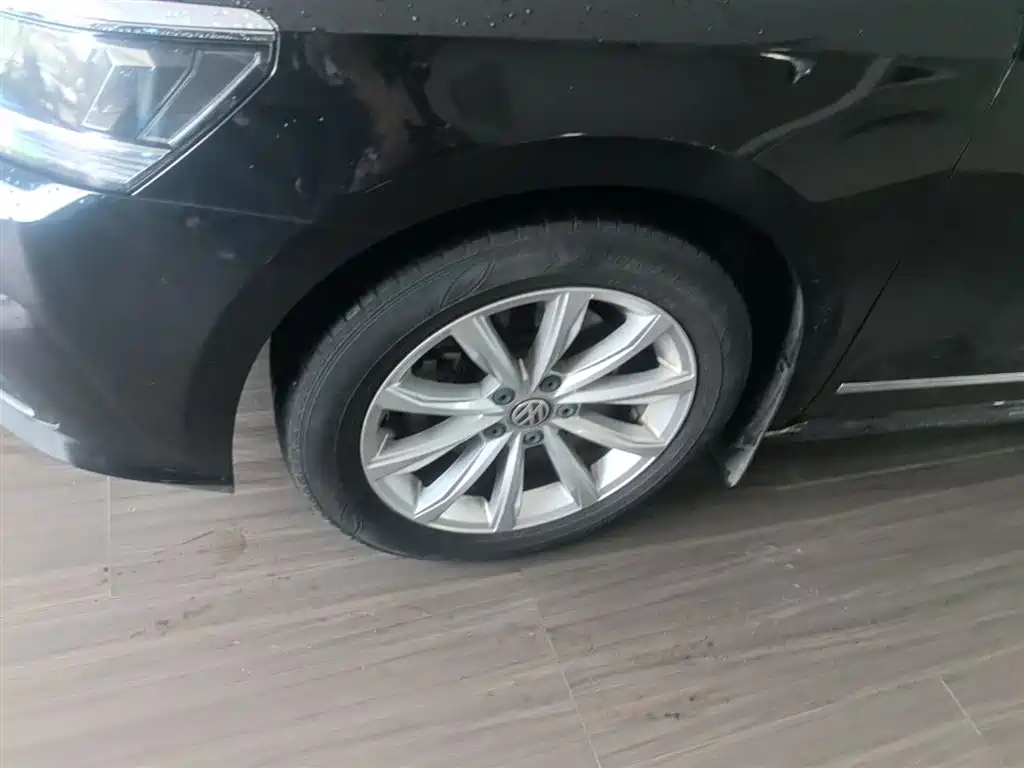 Volkswagen Passat 2017 330TSI DSG Prestige фото 23