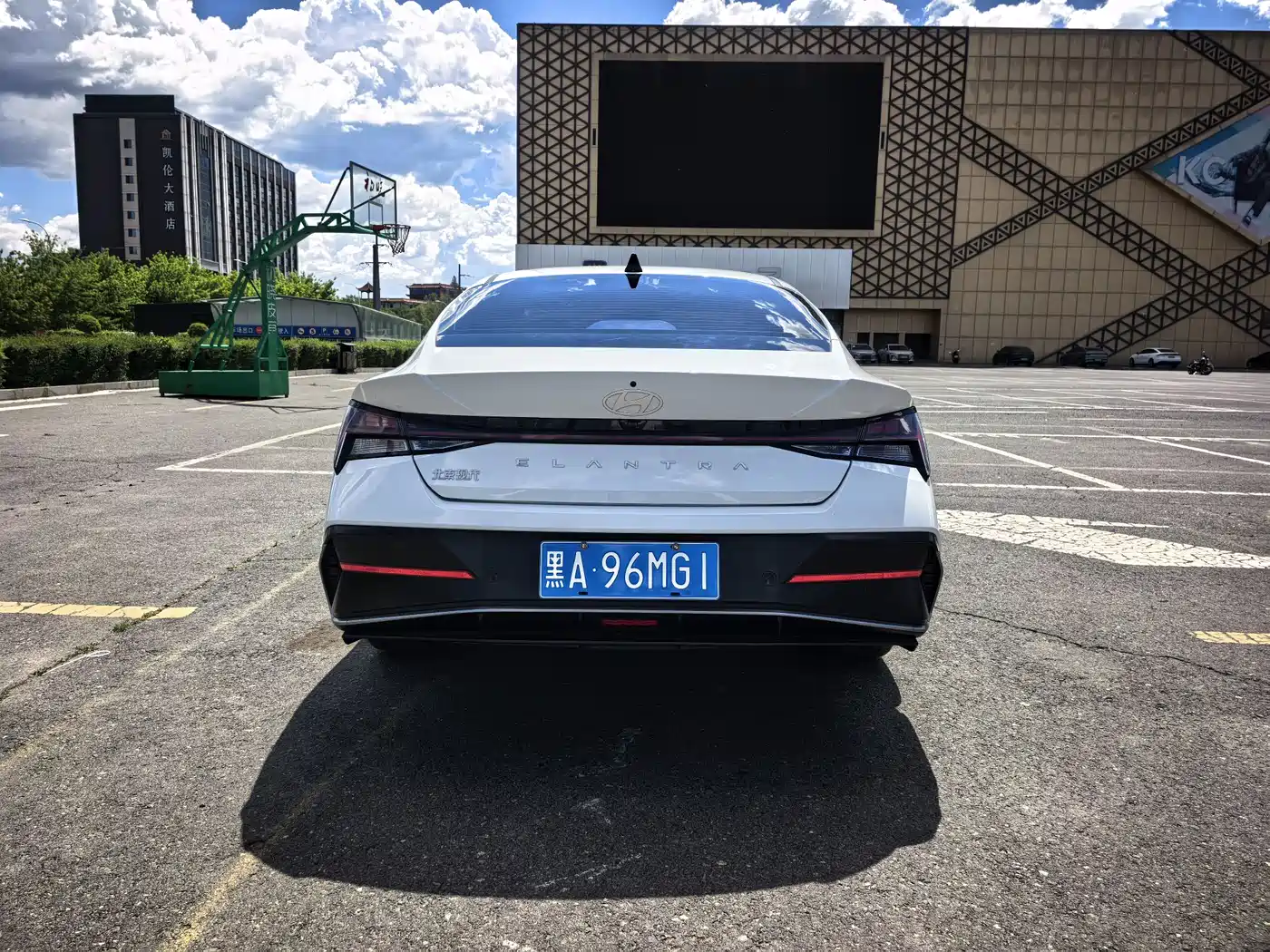 Hyundai Elantra 2023 Model 1.5L CVT LUX Premium Edition фото 5