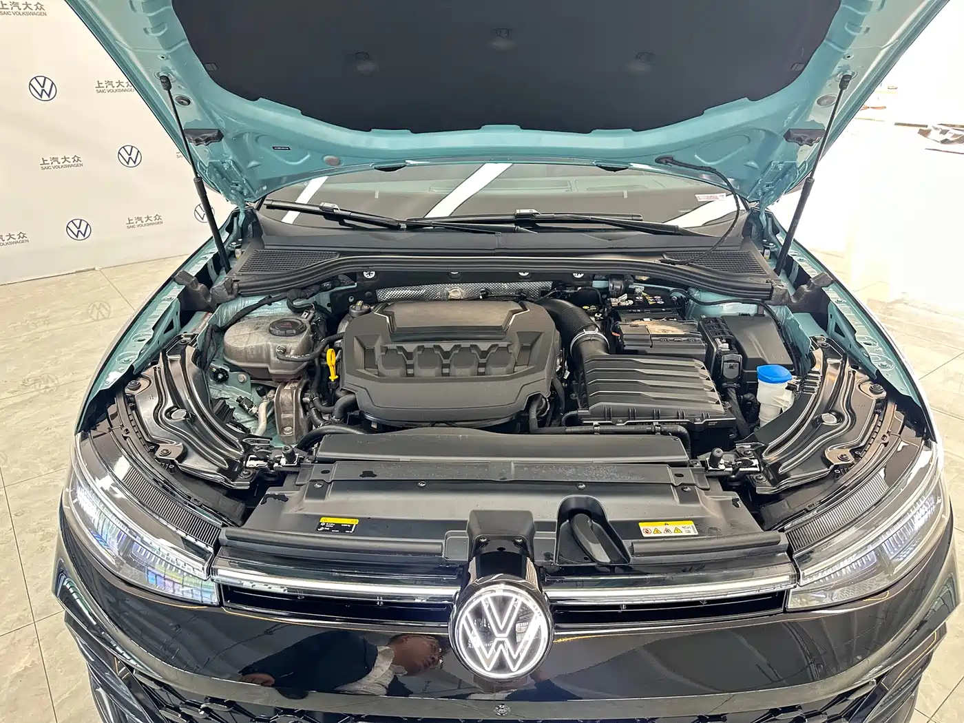 Volkswagen Passat 2025 Model Pro 380TSI Starlight Dragon Premium Edition фото 11