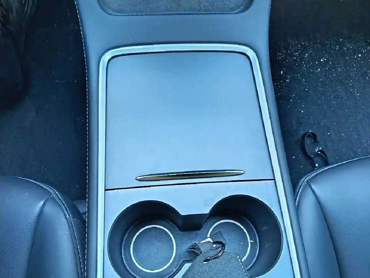 Фото 8 - Tesla Model Y