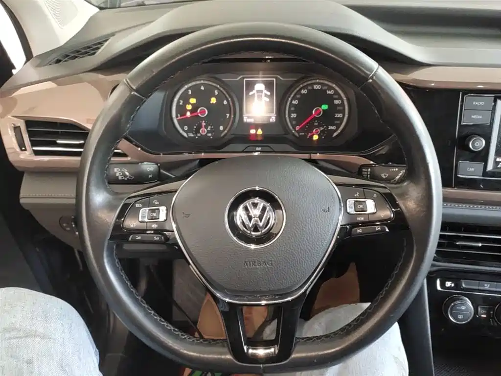 Volkswagen Tharu 2019 280TSI 2WD Comfort Edition China VI фото 11