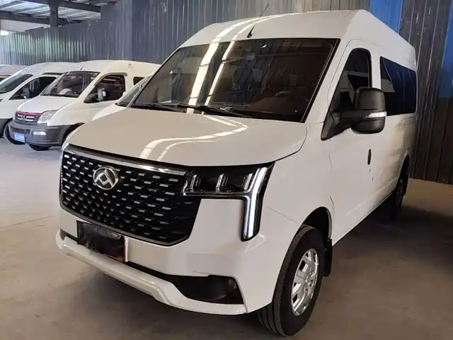  SAIC Maxus Xintu V80 2023 2.0T Manual Classic Aoyun Short Wheelbase Medium Roof 5/6 Seats