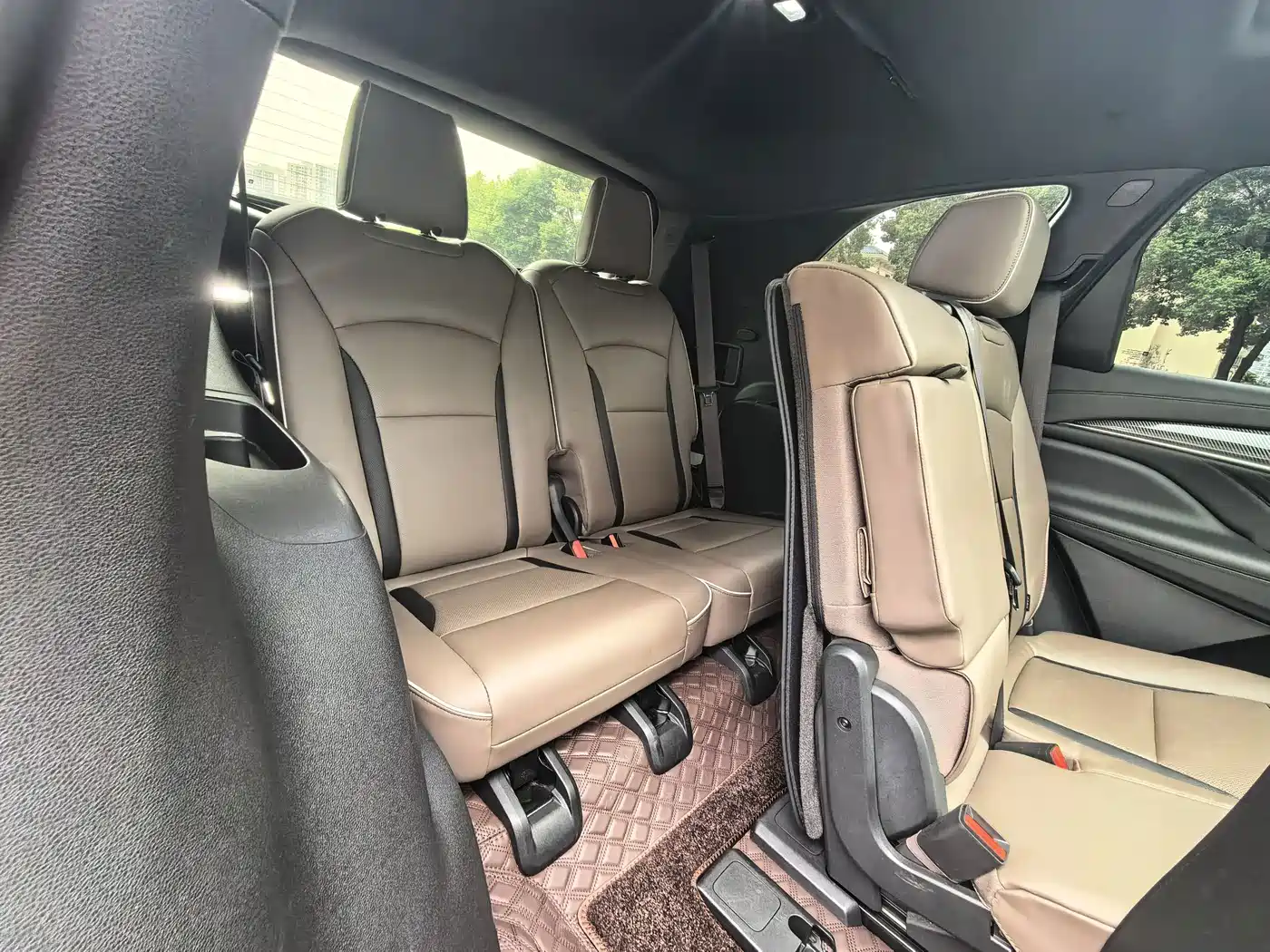 صورة 20 - Buick Enclave