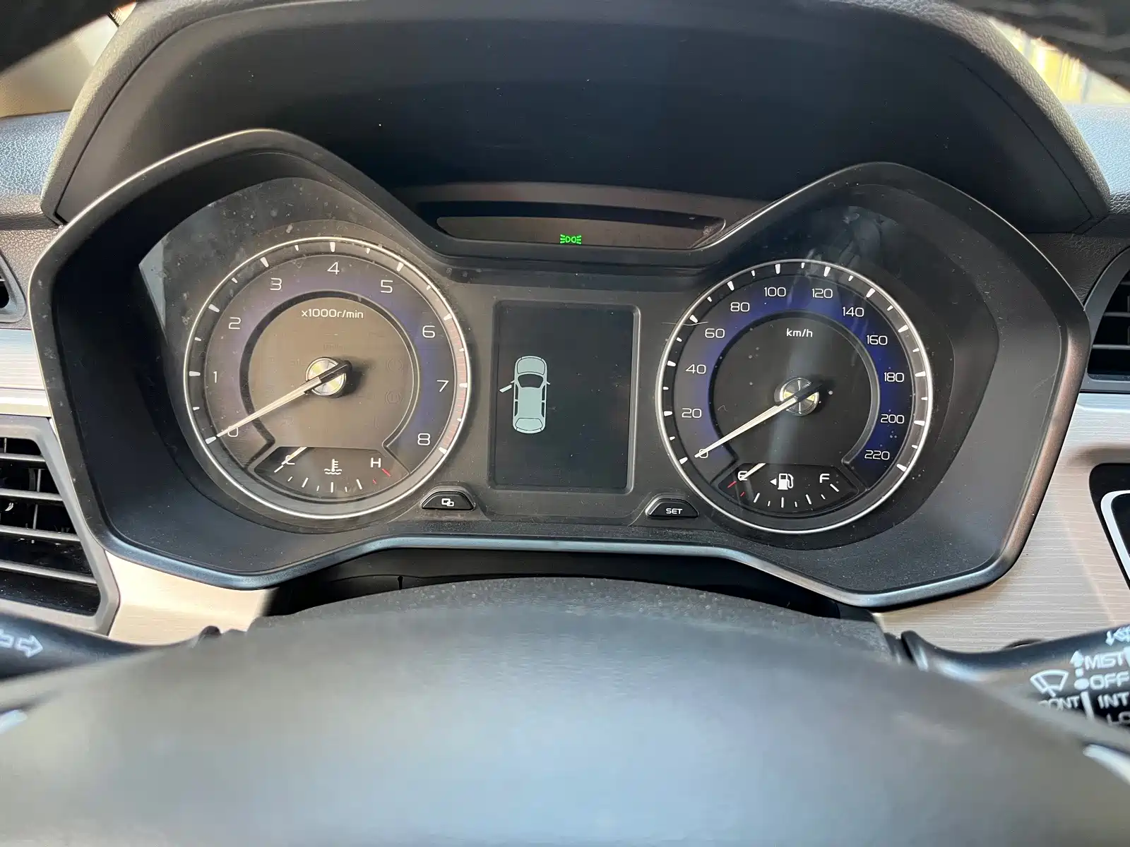 Фото 9 - Geely Vision X3