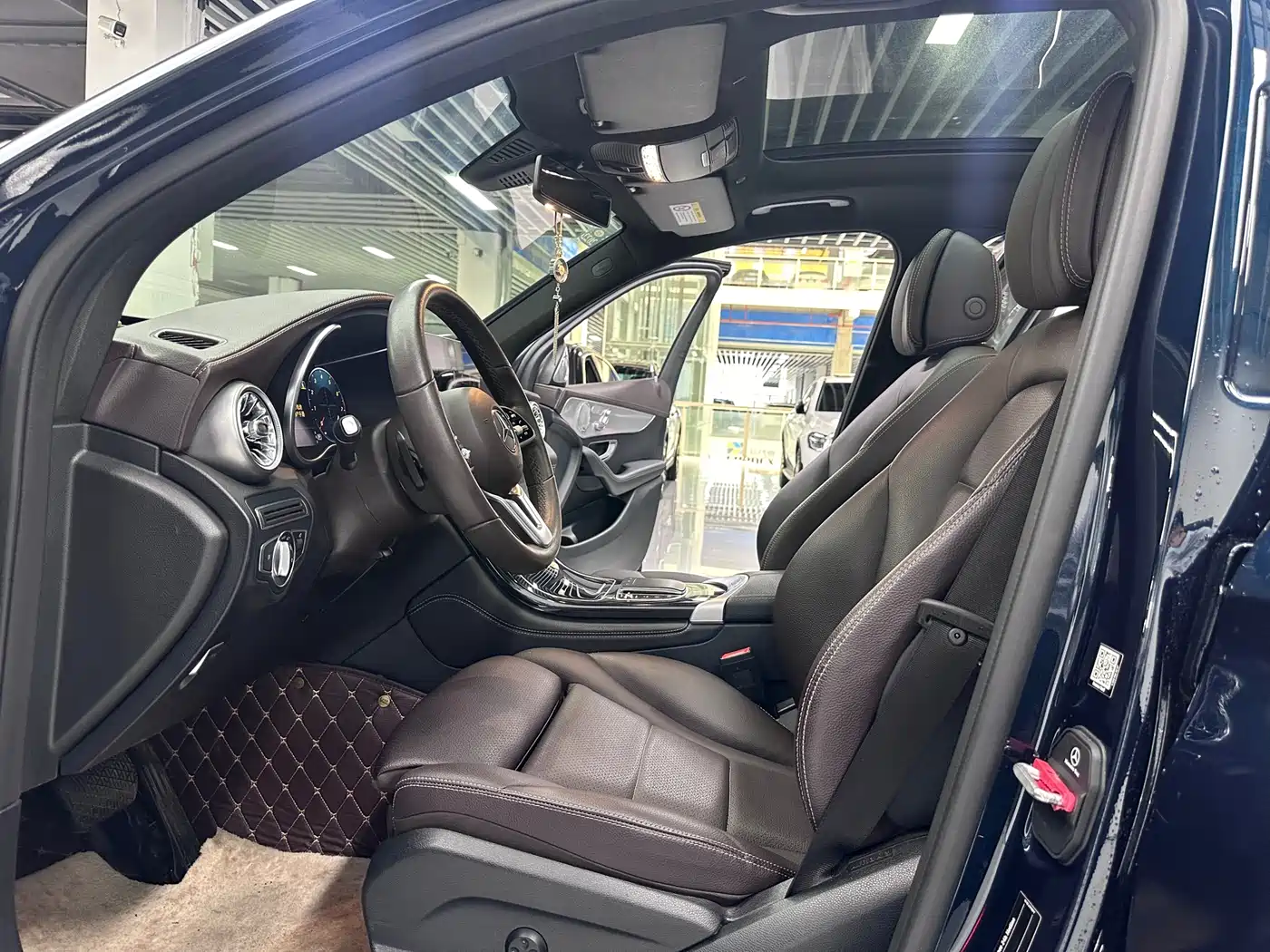 Mercedes-Benz GLC 2021 GLC 260 L 4MATIC Sporty фото 4