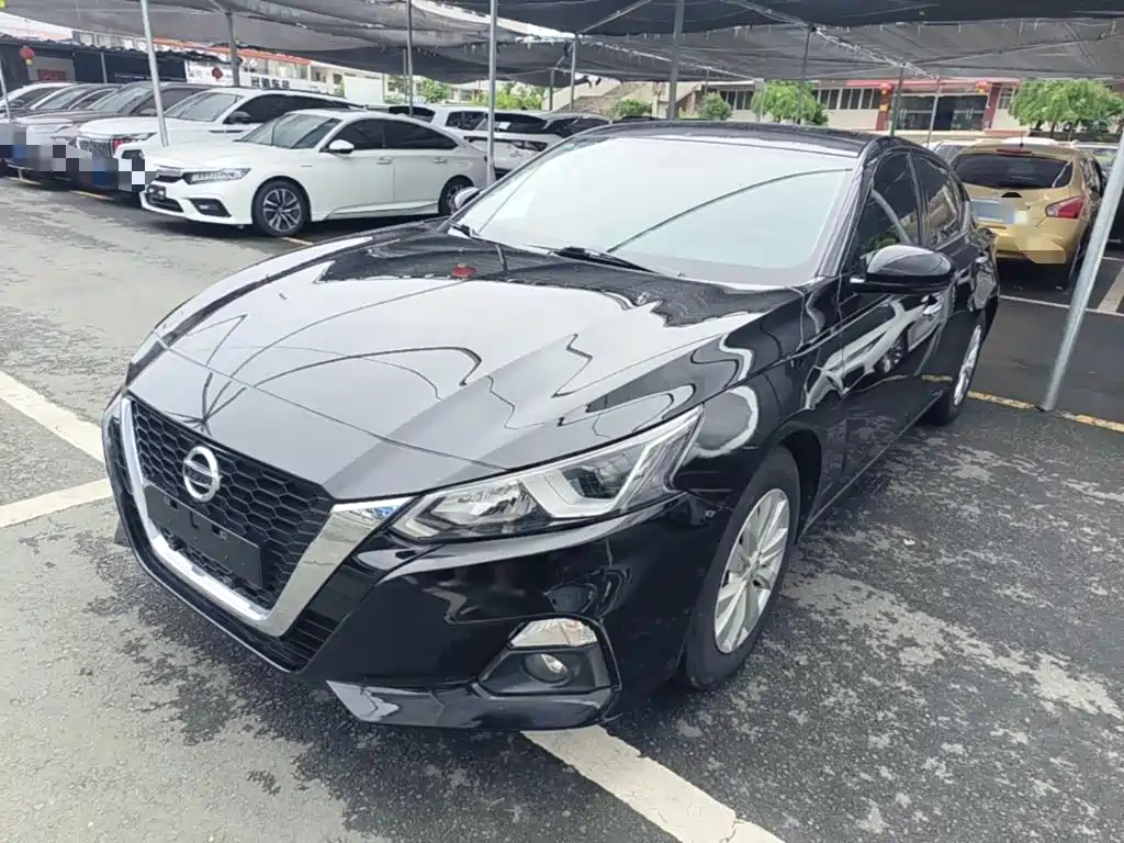 Nissan TEANA