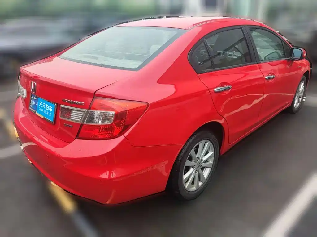 Фото 2 - Honda Civic