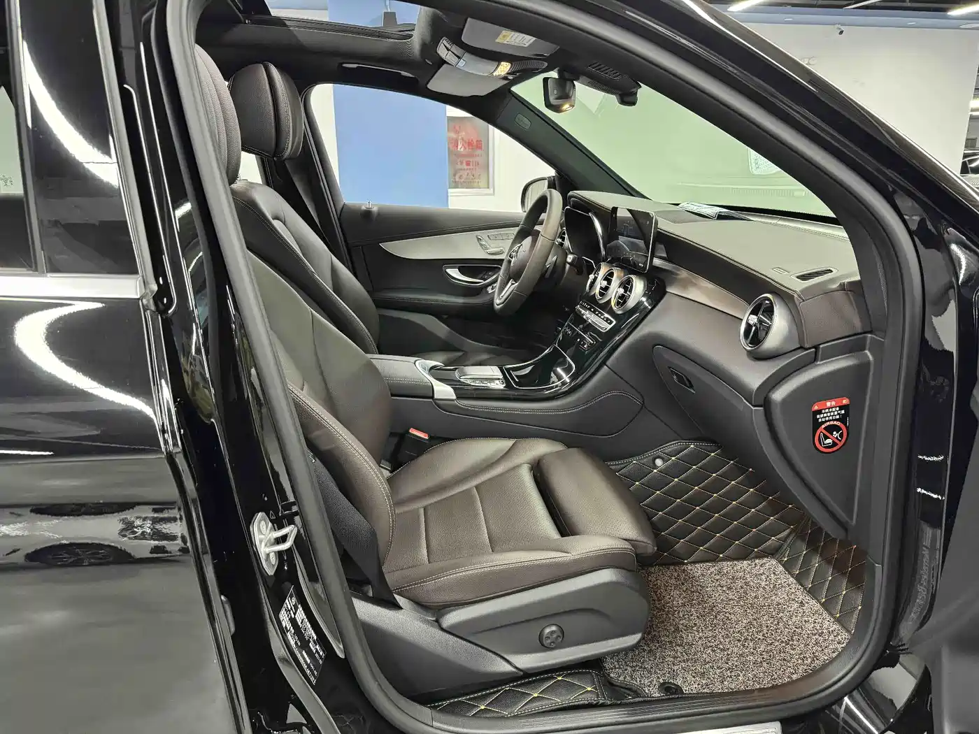 Mercedes-Benz GLC 2021 GLC 260 L 4MATIC Sporty фото 28