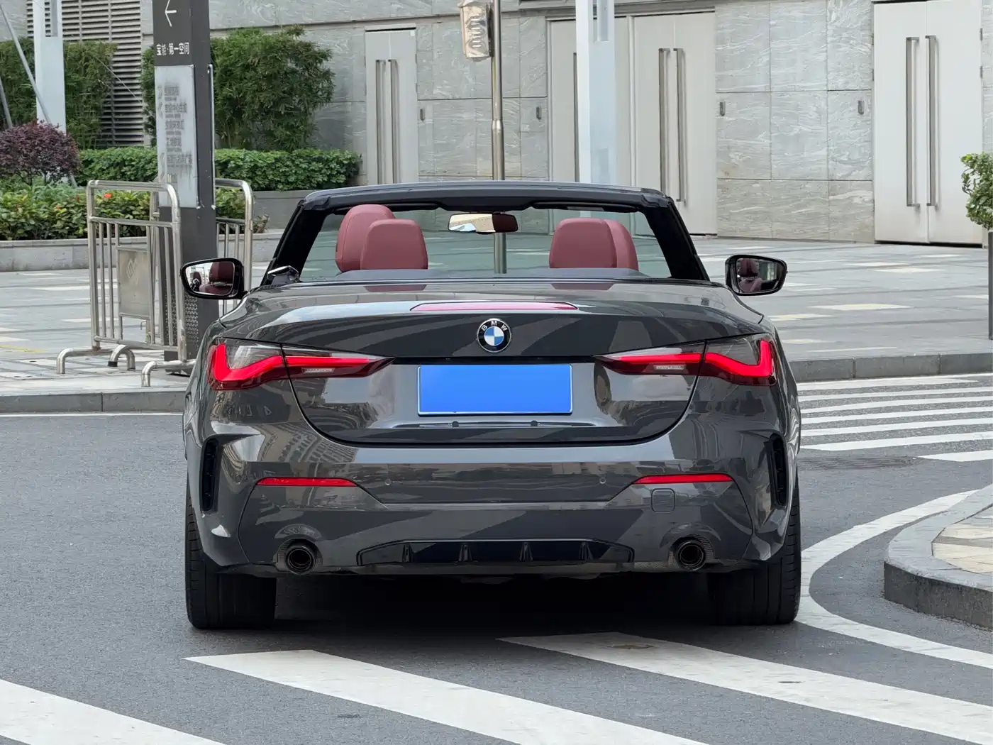 BMW 4 Series 2022 425i Convertible M Sport Shadow Night Package фото 4
