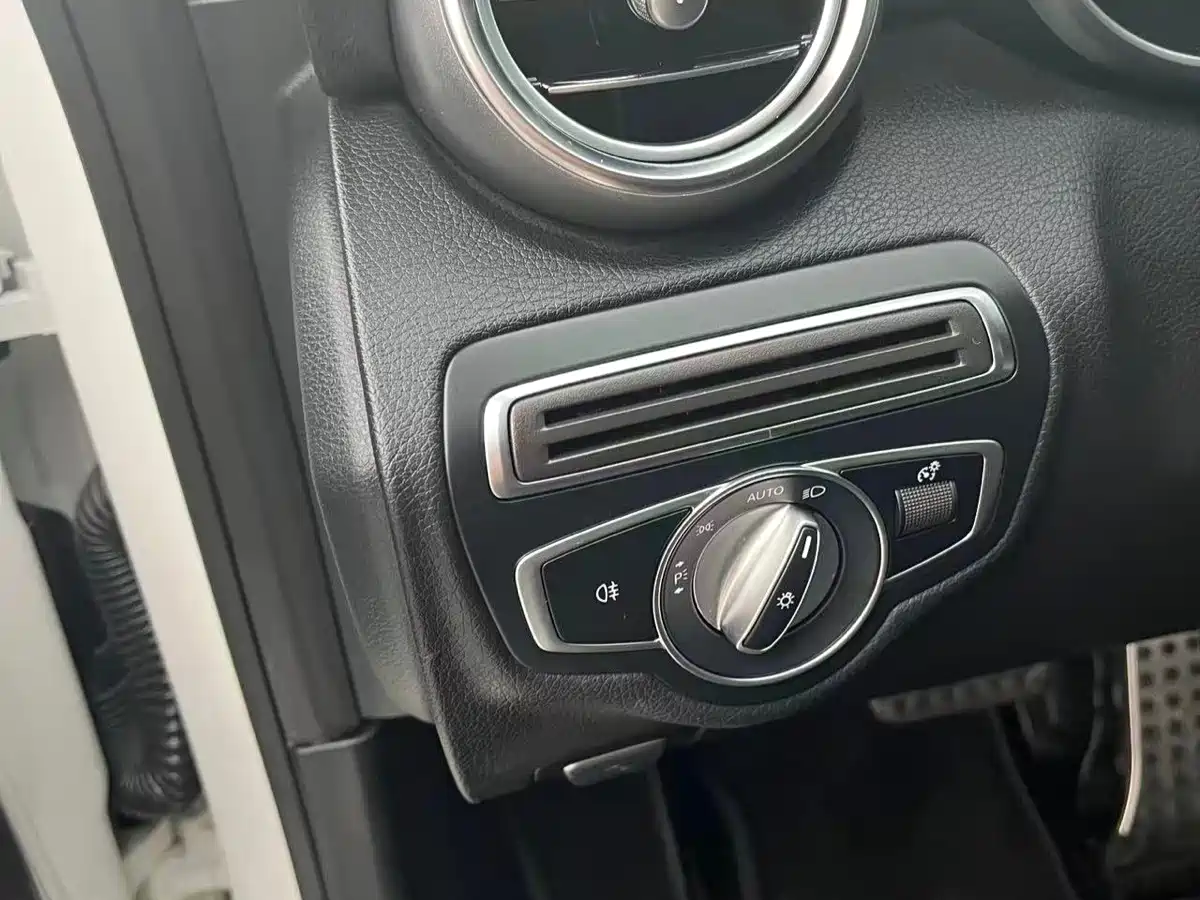 Фото 8 - Mercedes-Benz C-Class (Import)
