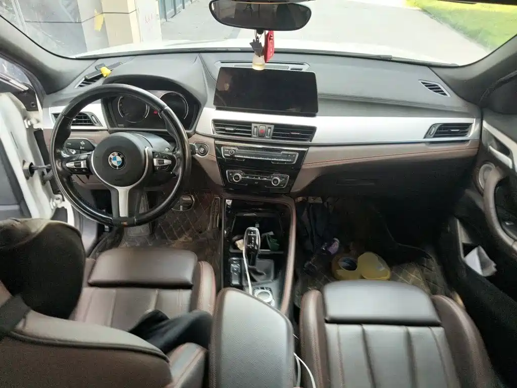 Photo 10 - BMW X2