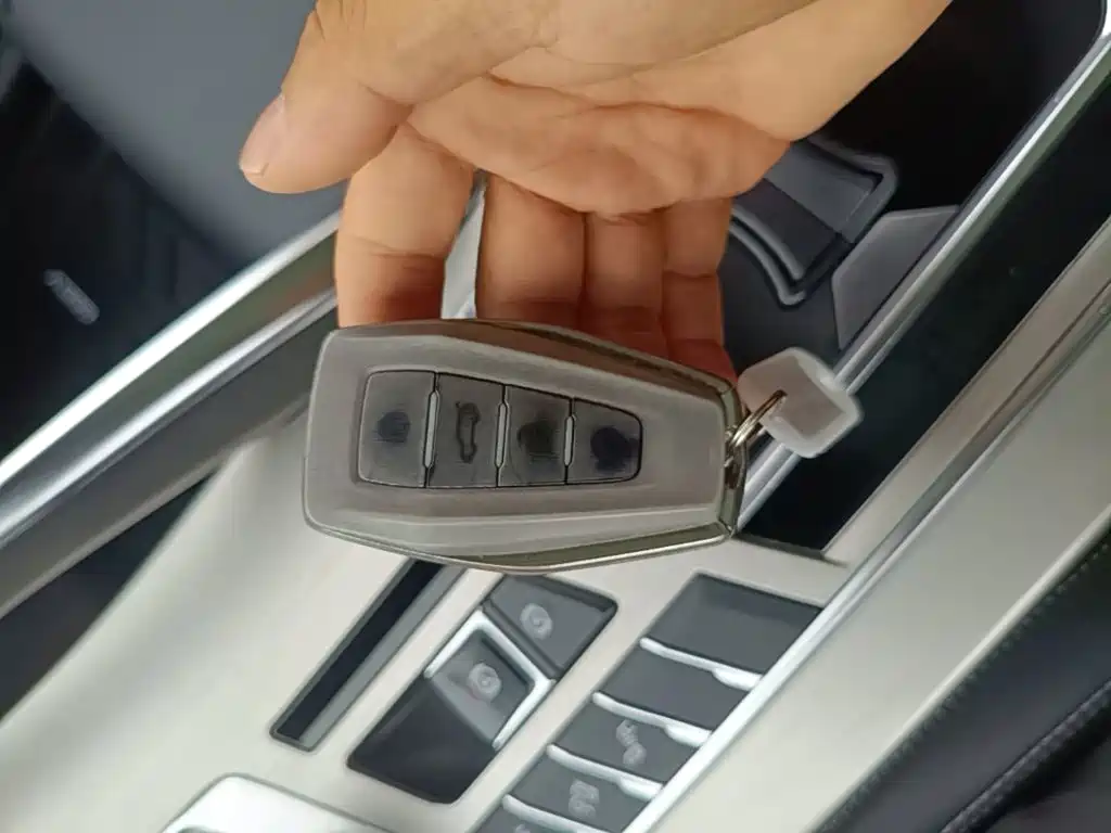 Фото 9 - Geely Coolray