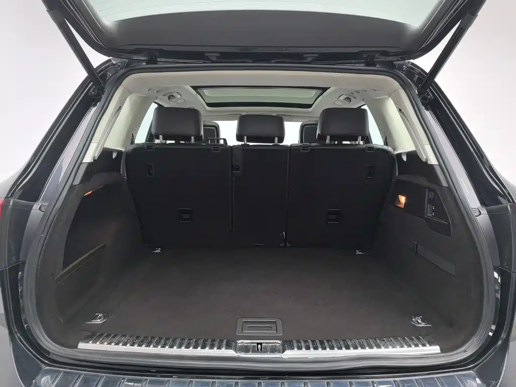 Фото 16 - Volkswagen Touareg