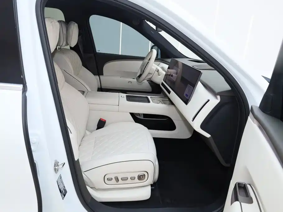 Li Auto L8 2026
