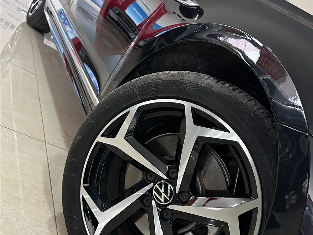 Volkswagen Magotan 2025 Popular Edition 330TSI DSG Luxury фото 27