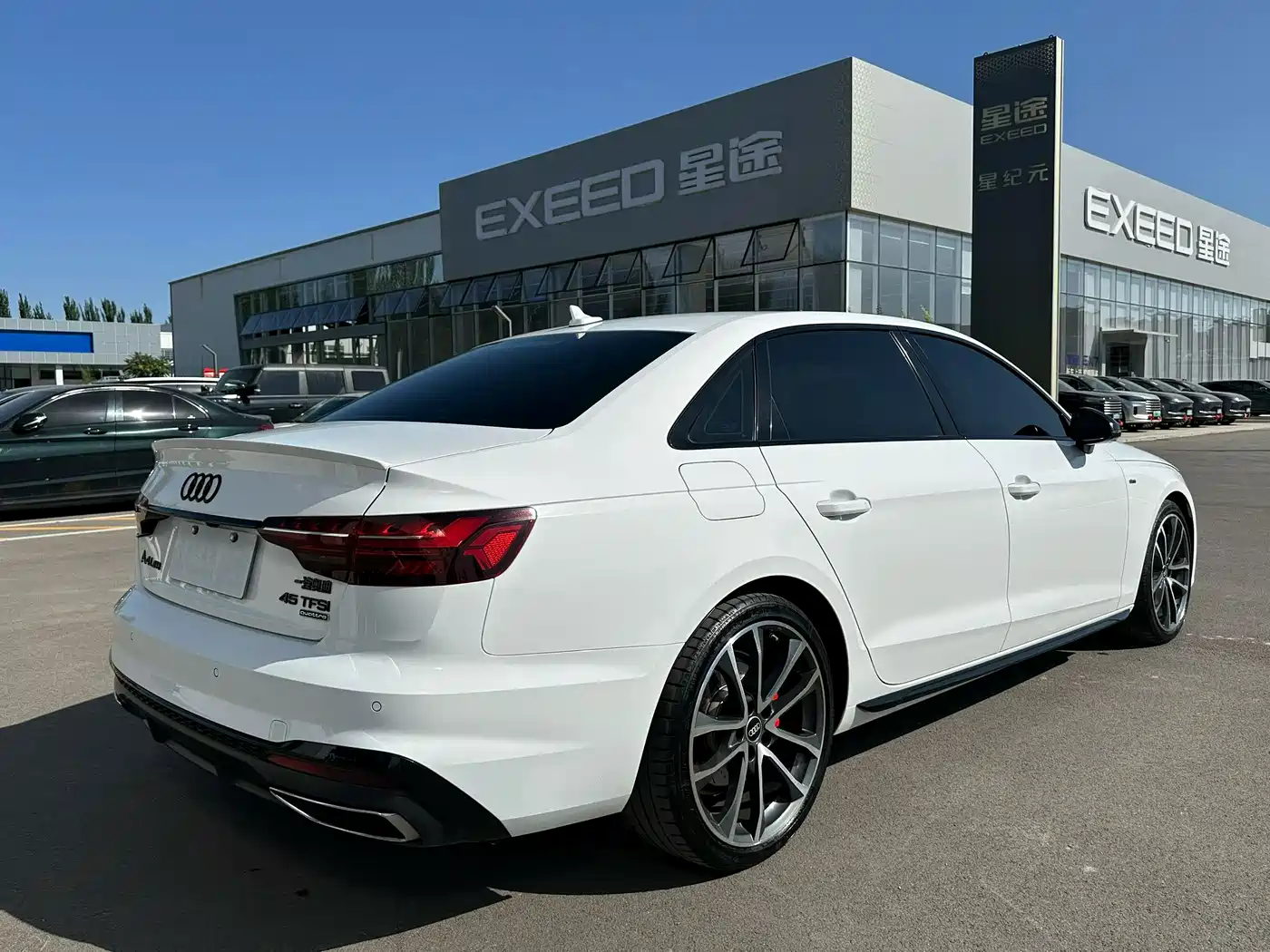 Фото 7 - Audi A4L