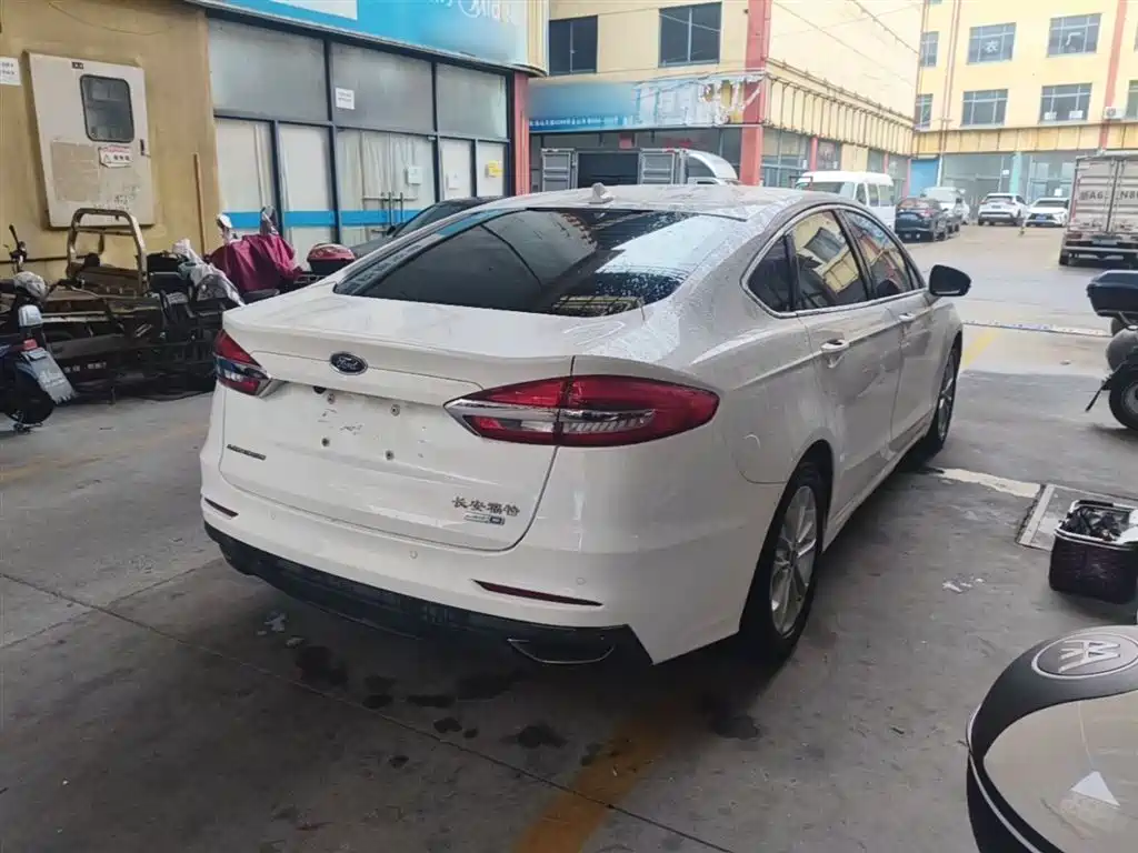 FORD MONDEO