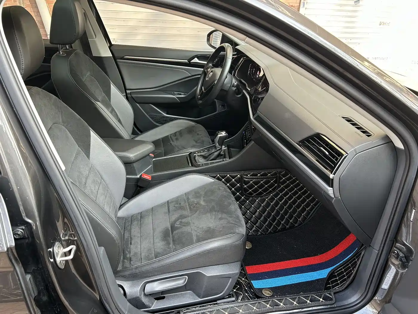 Volkswagen Sagitar 2022 280TSI DSG Surpassing Edition фото 17