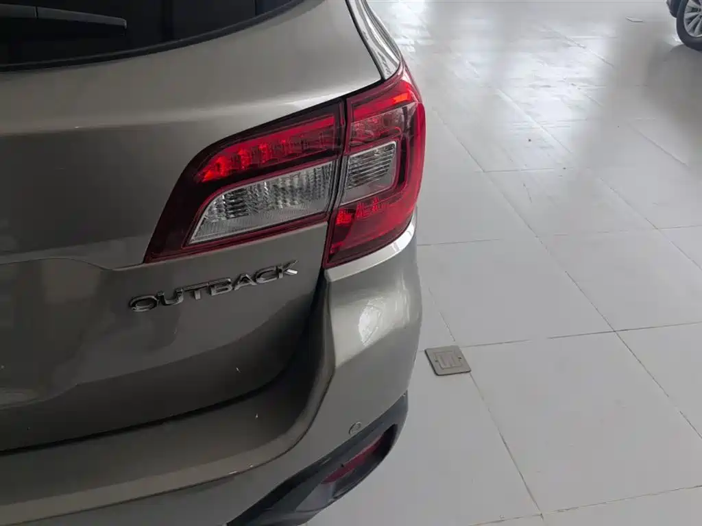Subaru Outback 2016 2.5i Sport Navigation Edition фото 8