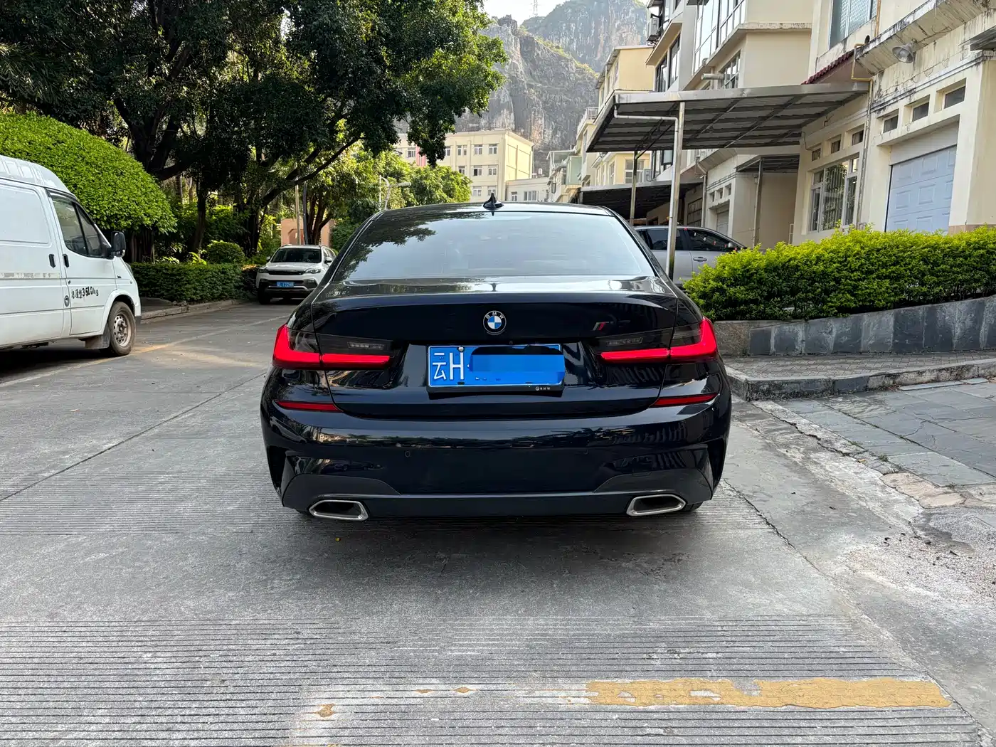 BMW 3-SERIES