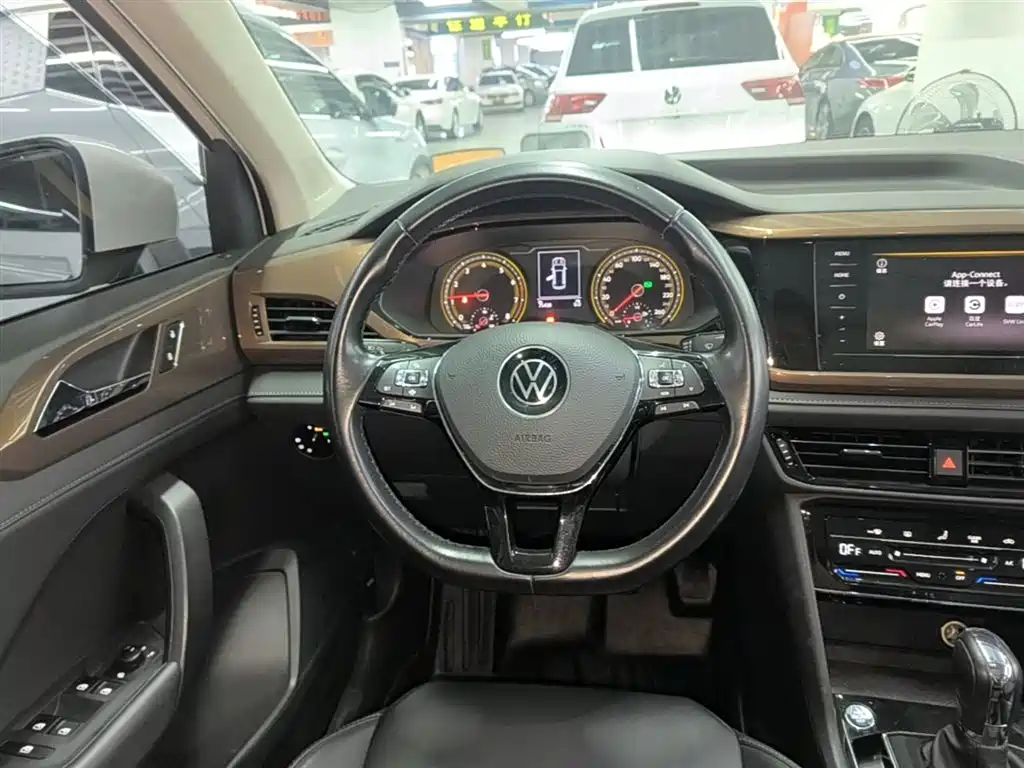 VOLKSWAGEN TUYUE