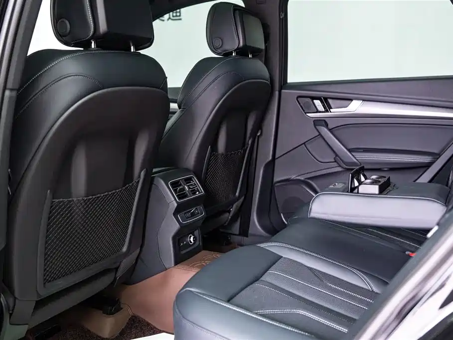 Audi Q5L 2025 40 TFSI Luxury Dynamic фото 8