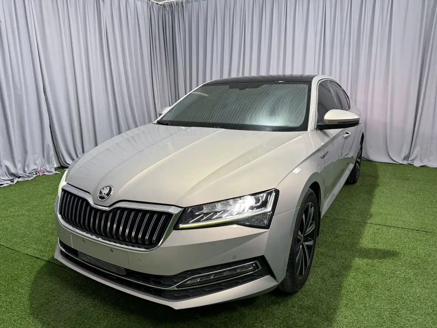 Skoda Superb TSI280 DSG Premium