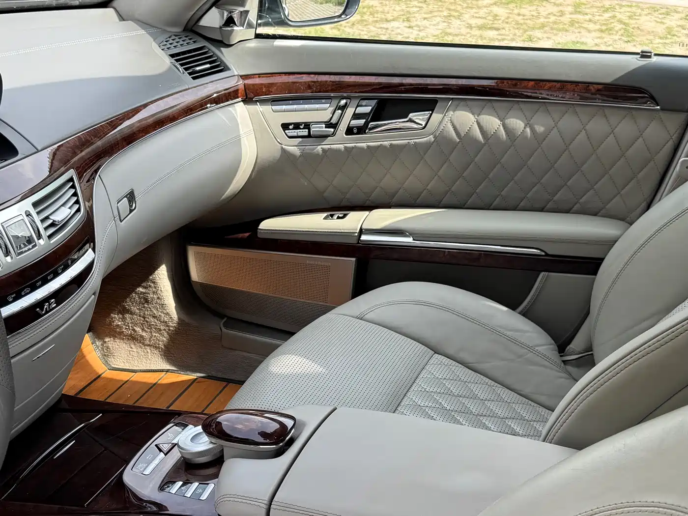Mercedes-Benz S-Class AMG 2010 AMG S 65 фото 20