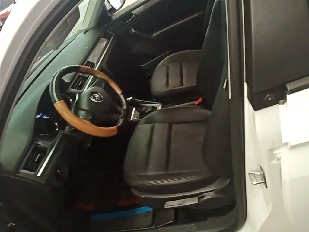 Volkswagen Bora 2018 1.5L Automatic Fashion фото 15