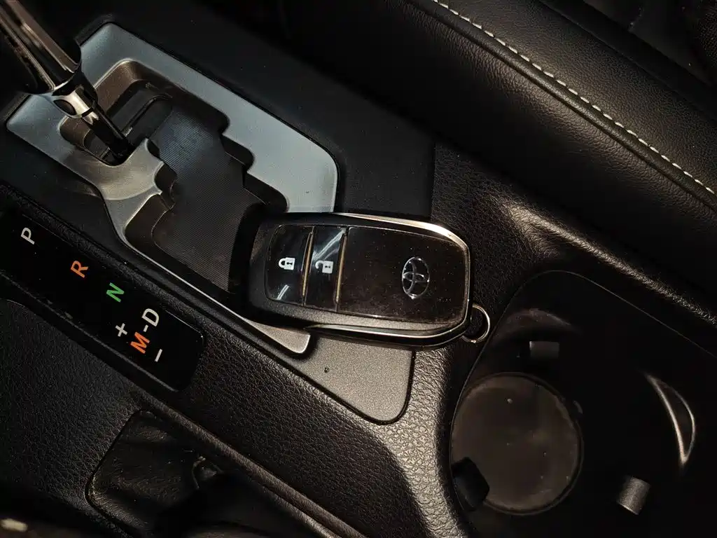 Toyota RAV4 Rongfang 2016 2.0L CVT 2WD Smart (China V) фото 17
