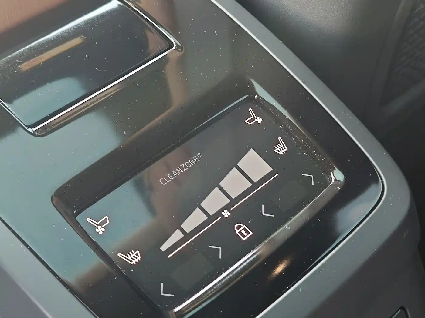 VOLVO S90 PLUG IN HYBRID