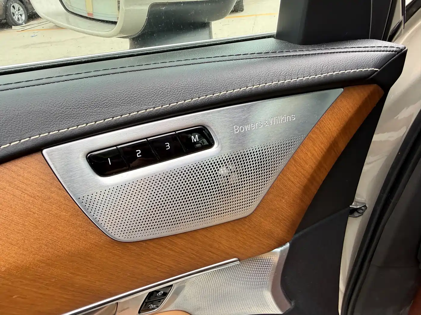 Фото 6 - Volvo XC90