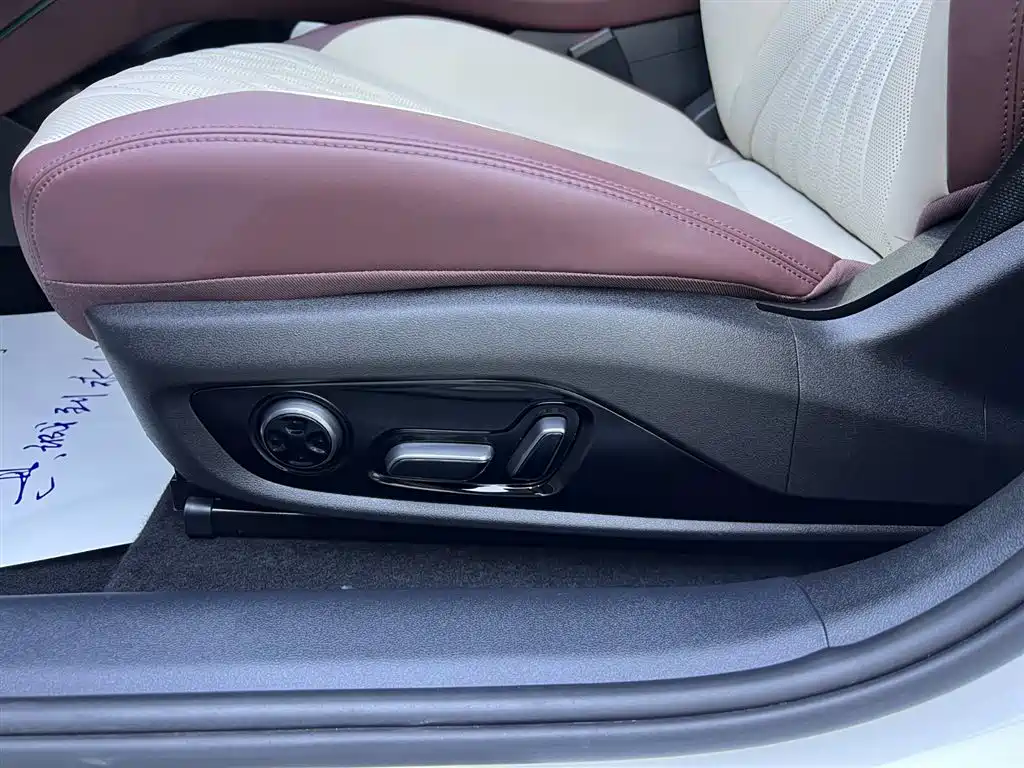 BYD Seal 2023 DM-i 1.5T 121km Flagship фото 19