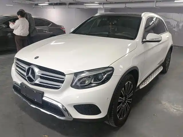 MERCEDES-BENZ GLC