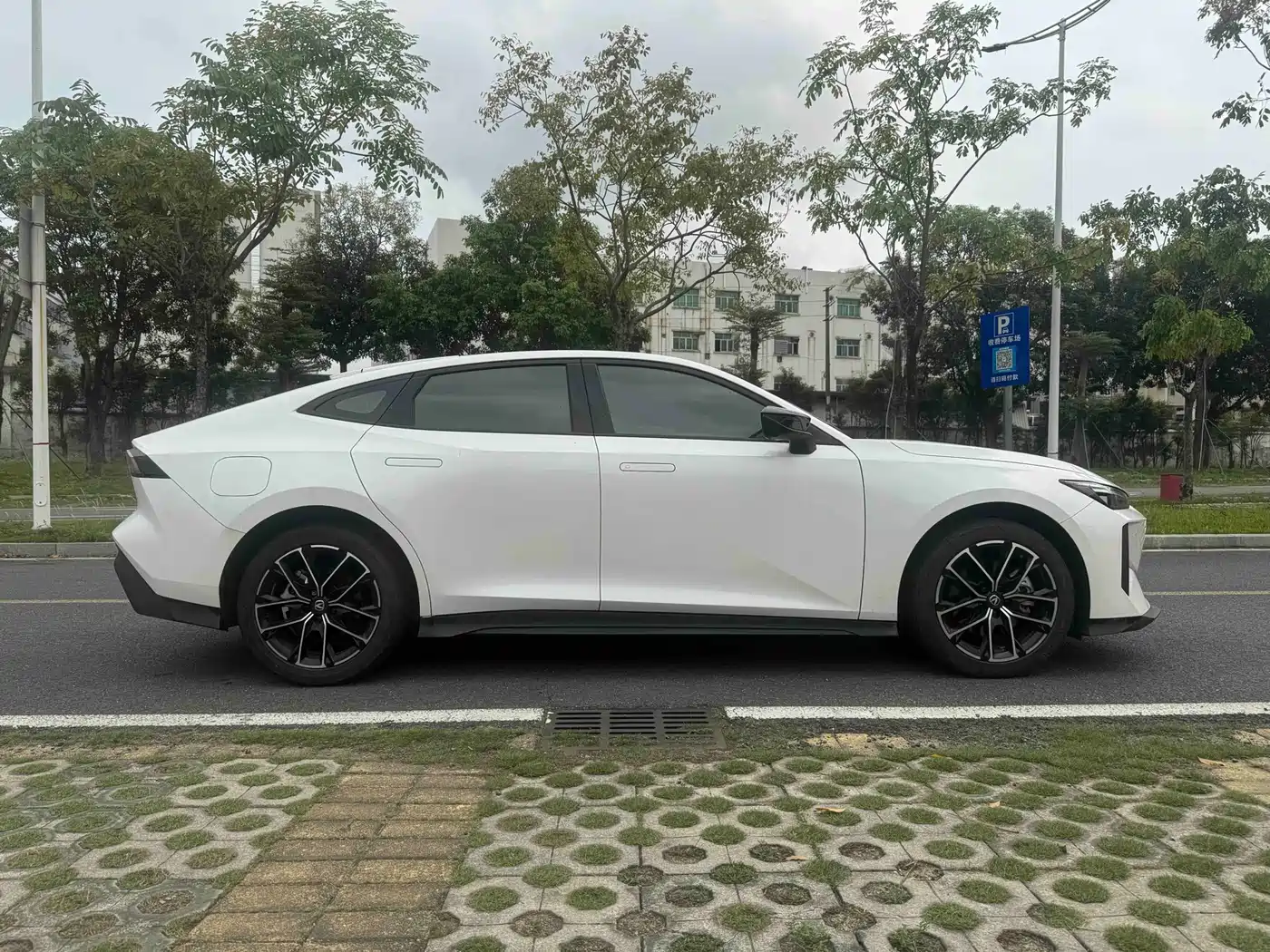 CHANGAN UNI V SMART IDD