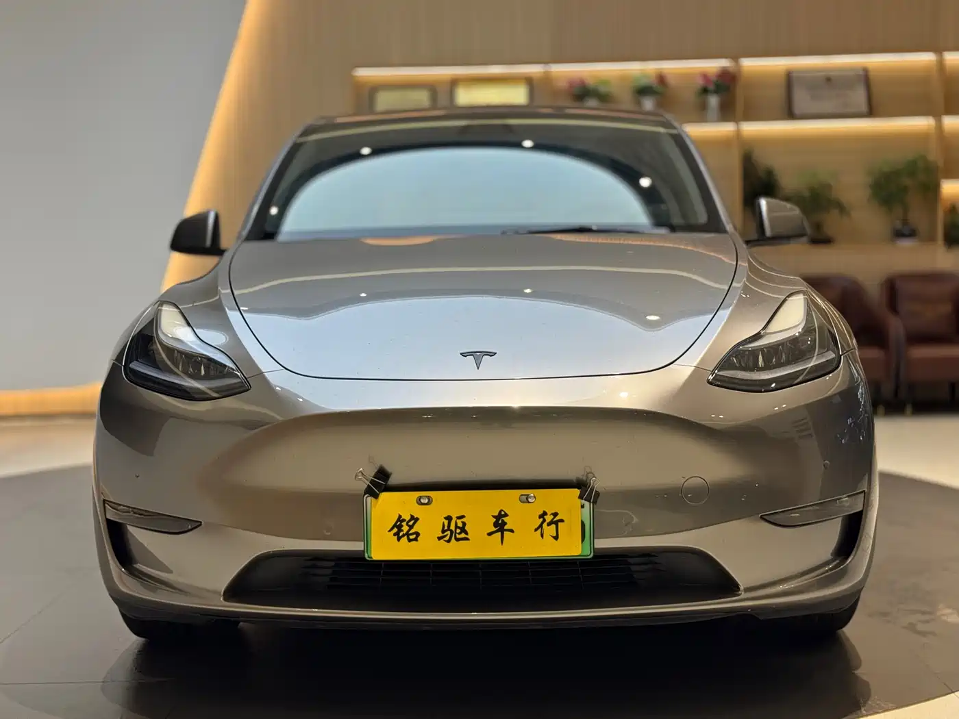 TESLA MODEL Y