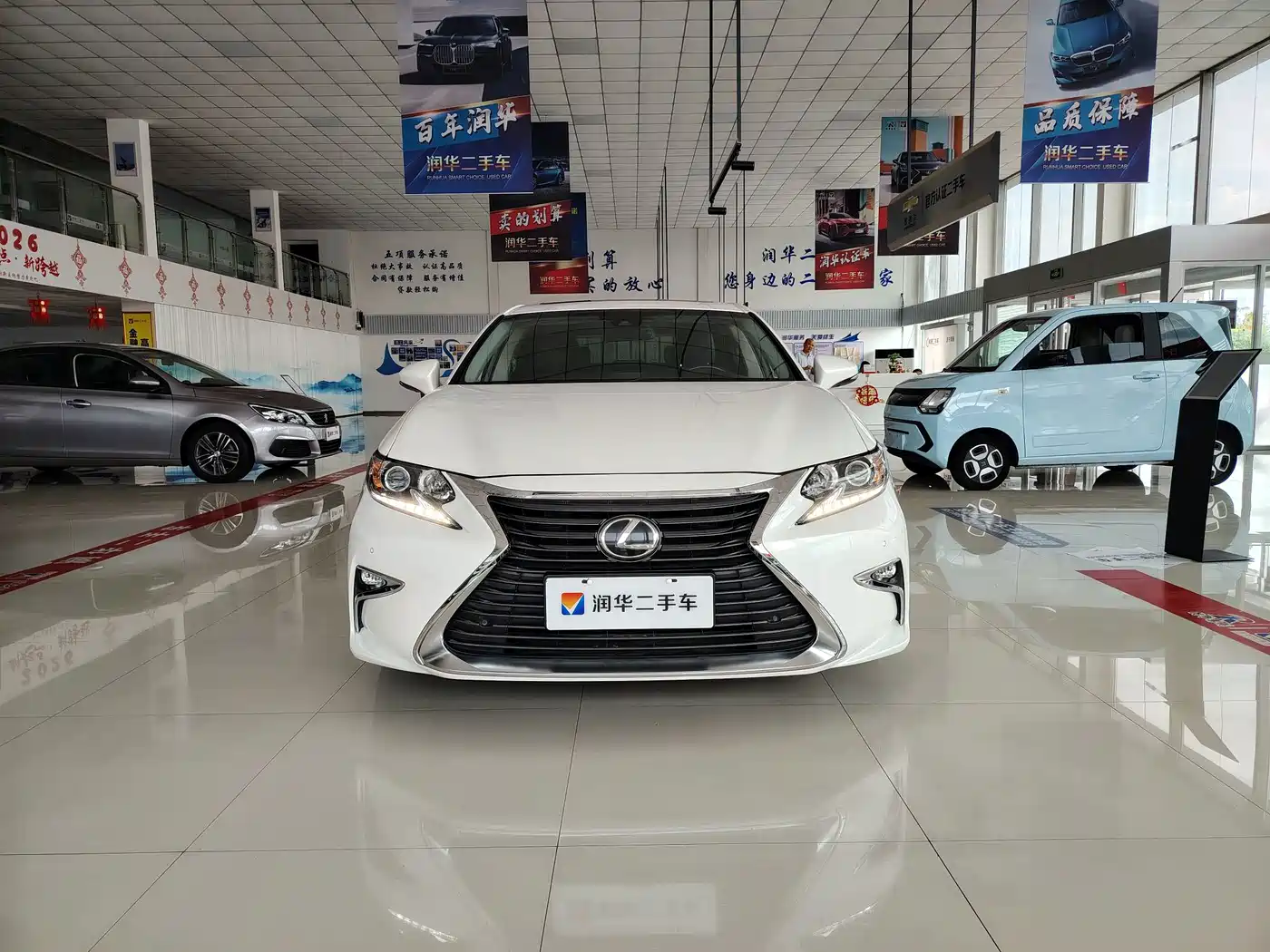Фото 2 - Lexus ES