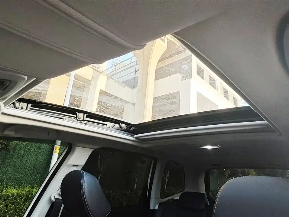 Subaru Forester 2013 2.5i Automatic Luxury Navigation Edition фото 13