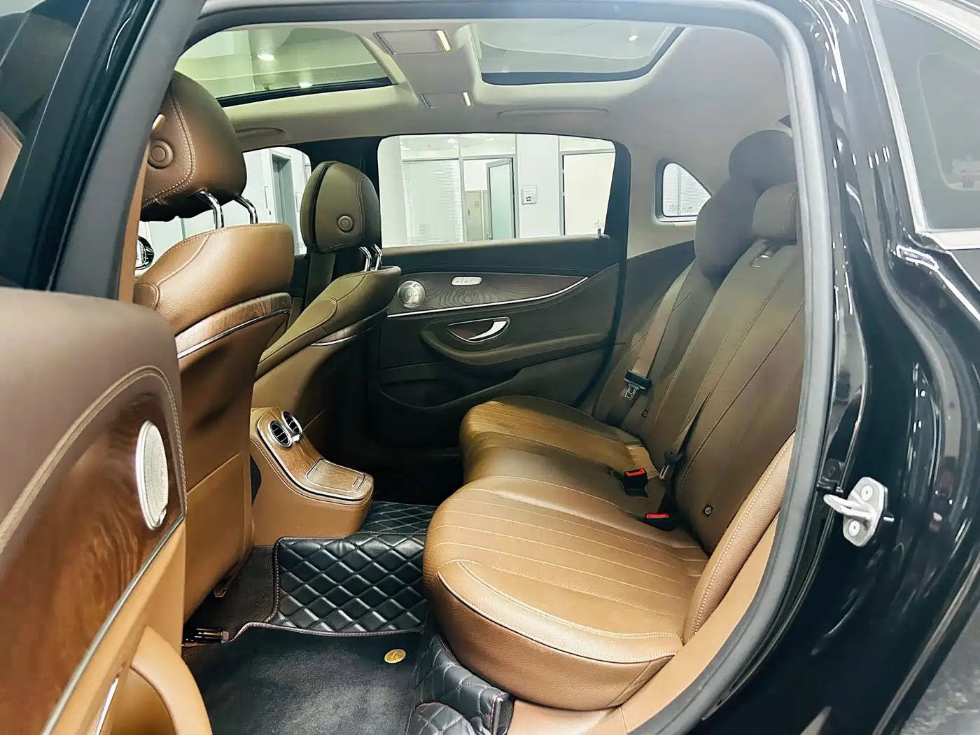 Mercedes-Benz E-Class 2023 Facelift E 300 L Fashion фото 11