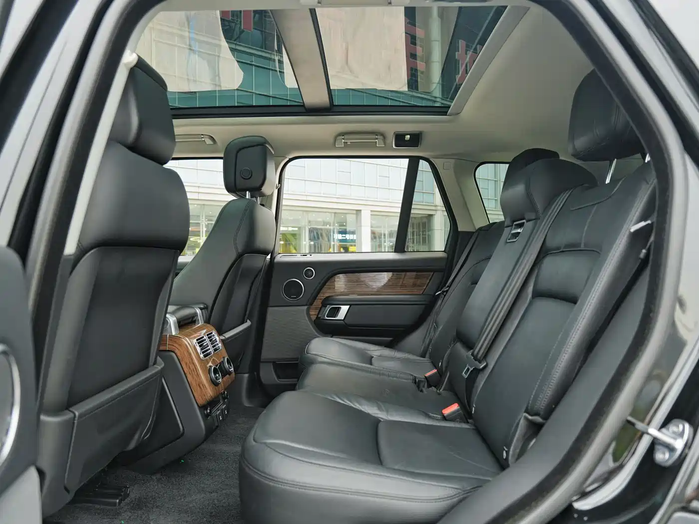 Land Rover Range Rover 2019 3.0 SC V6 Golden Age Edition фото 8