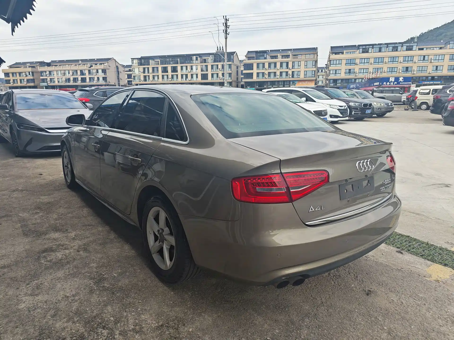 Фото 8 - Audi A4L