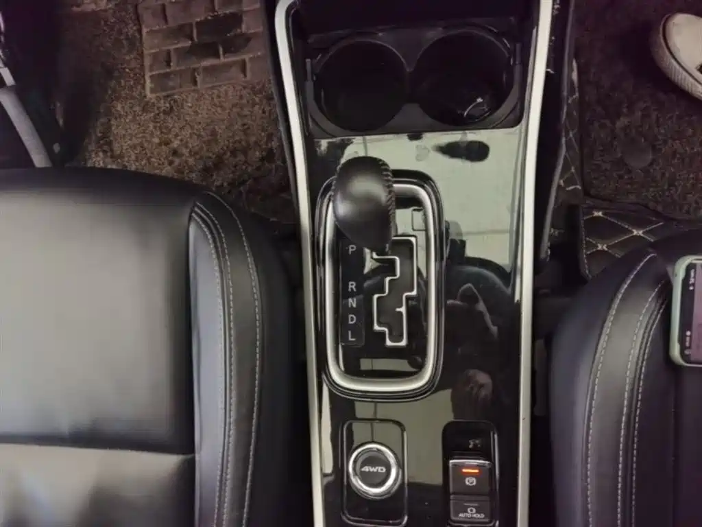 MITSUBISHI OUTLANDER