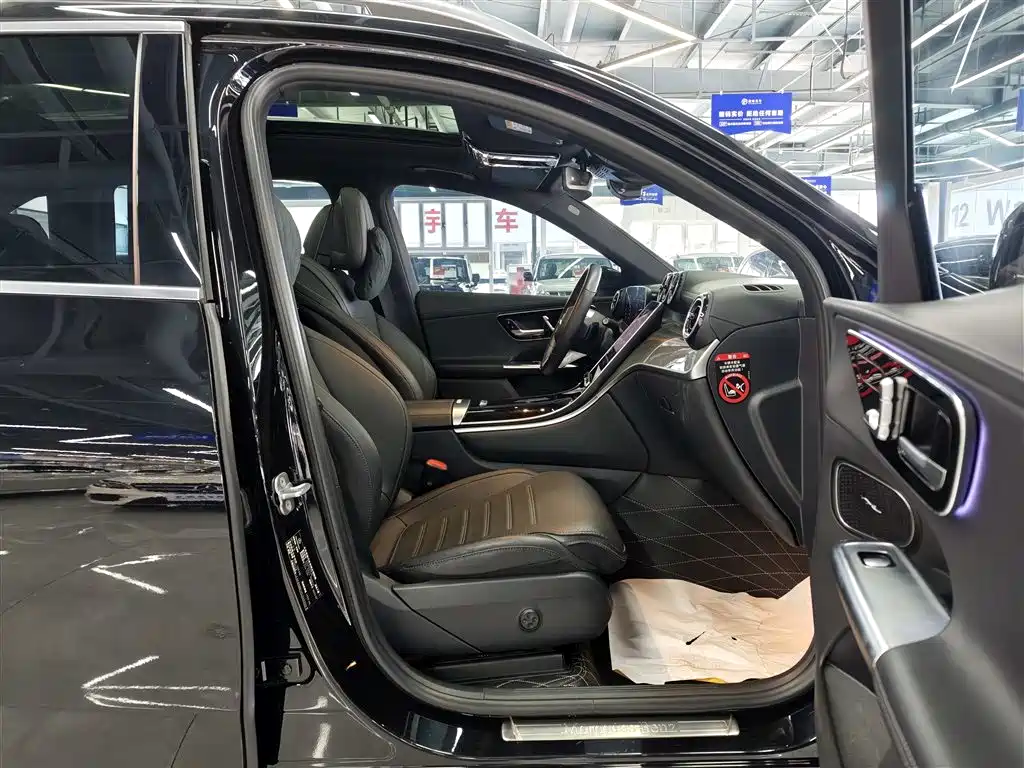 Mercedes-Benz GLC 2023 GLC 260 L 4MATIC Sport 5-seater фото 9