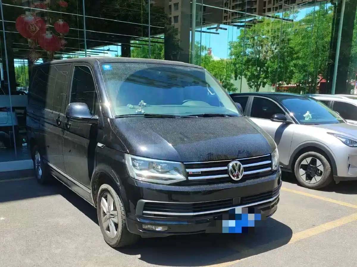 Volkswagen Multivan 2017 2.0TSI AWD Premium Edition 7-Seater фото 2