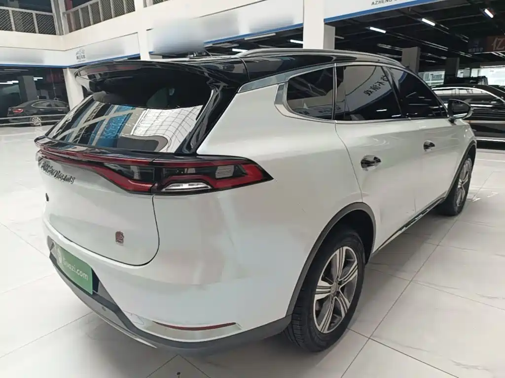 Фото 7 - BYD Tang
