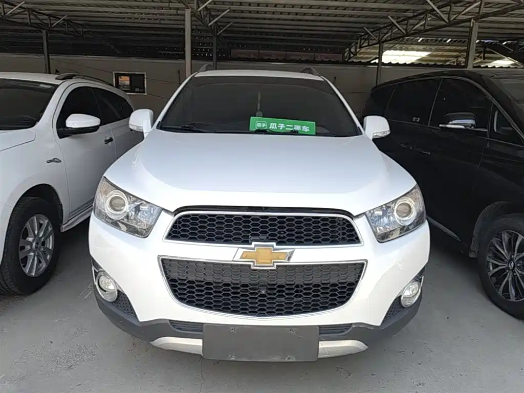 Chevrolet Captiva 2014 2.4L 2WD Urban 7-seater фото 3