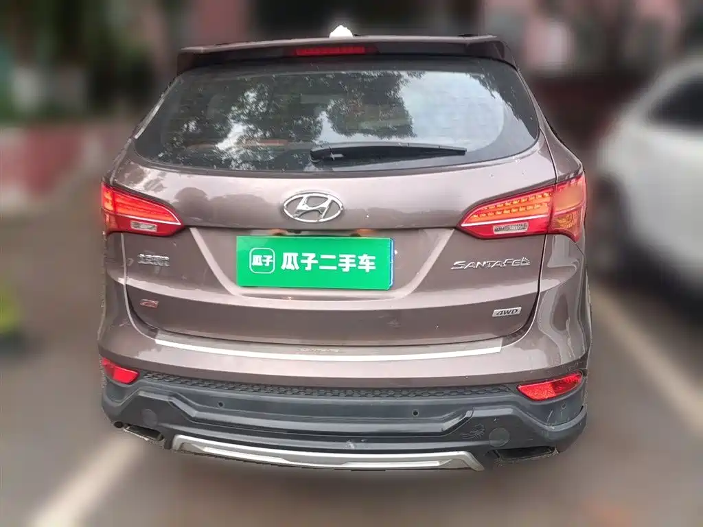 Hyundai Santa Fe 2013 Facelift 2.0T Automatic 4WD Premium фото 4