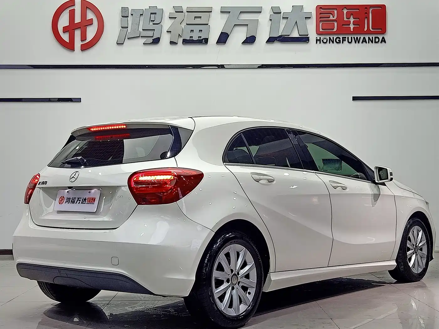 Mercedes-Benz A-Class (Import) 2016 A 180 фото 4