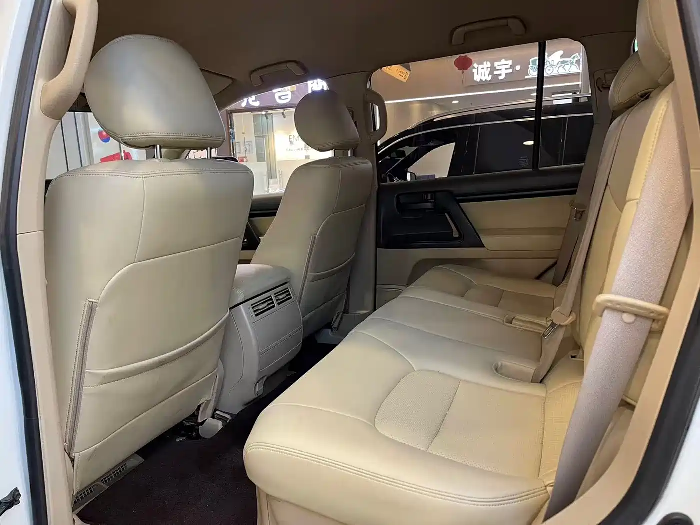 Toyota Land Cruiser (Import) 2016 2015 4.0L V6 Middle East Low Configuration Edition