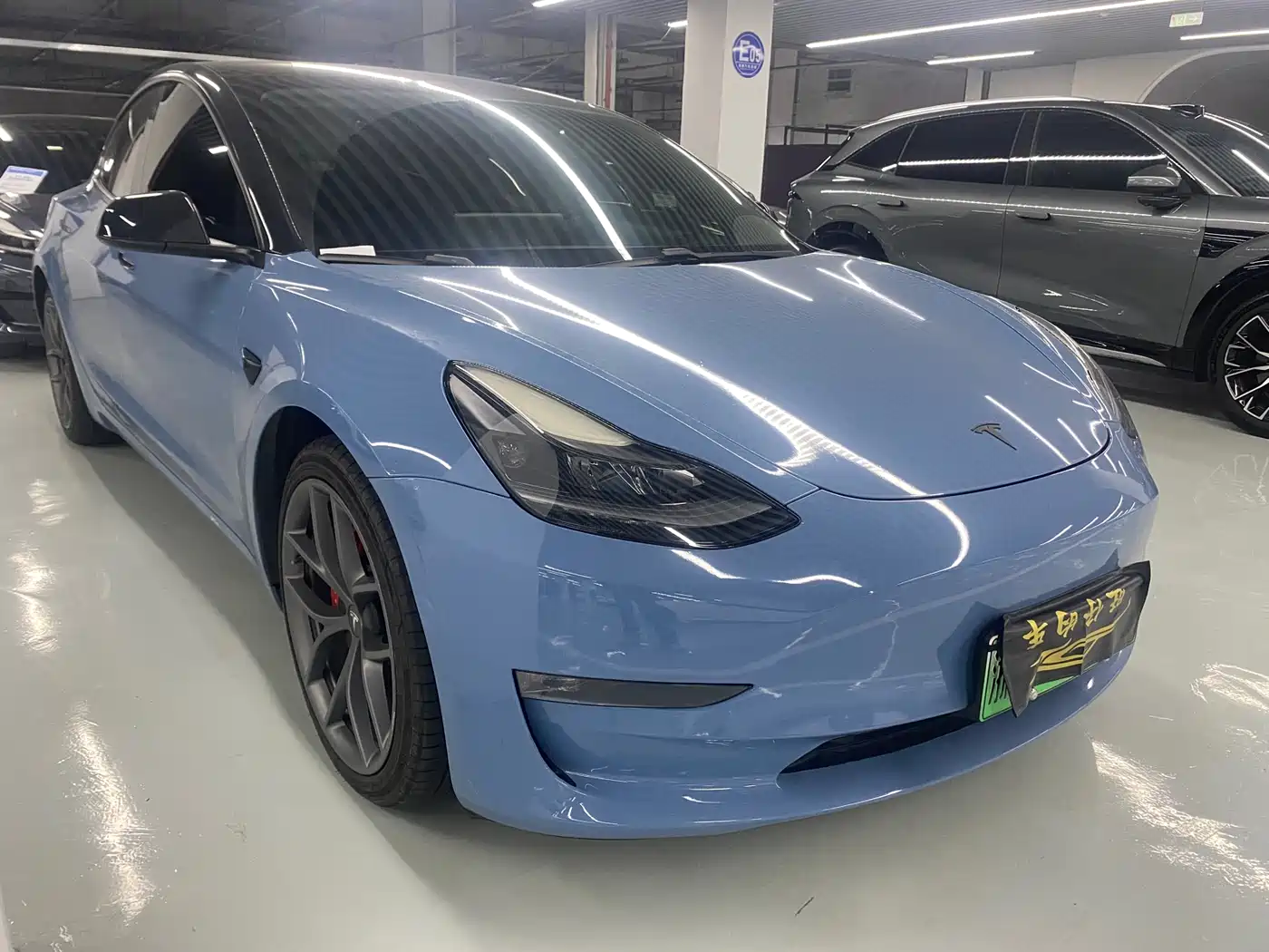 TESLA MODEL 3